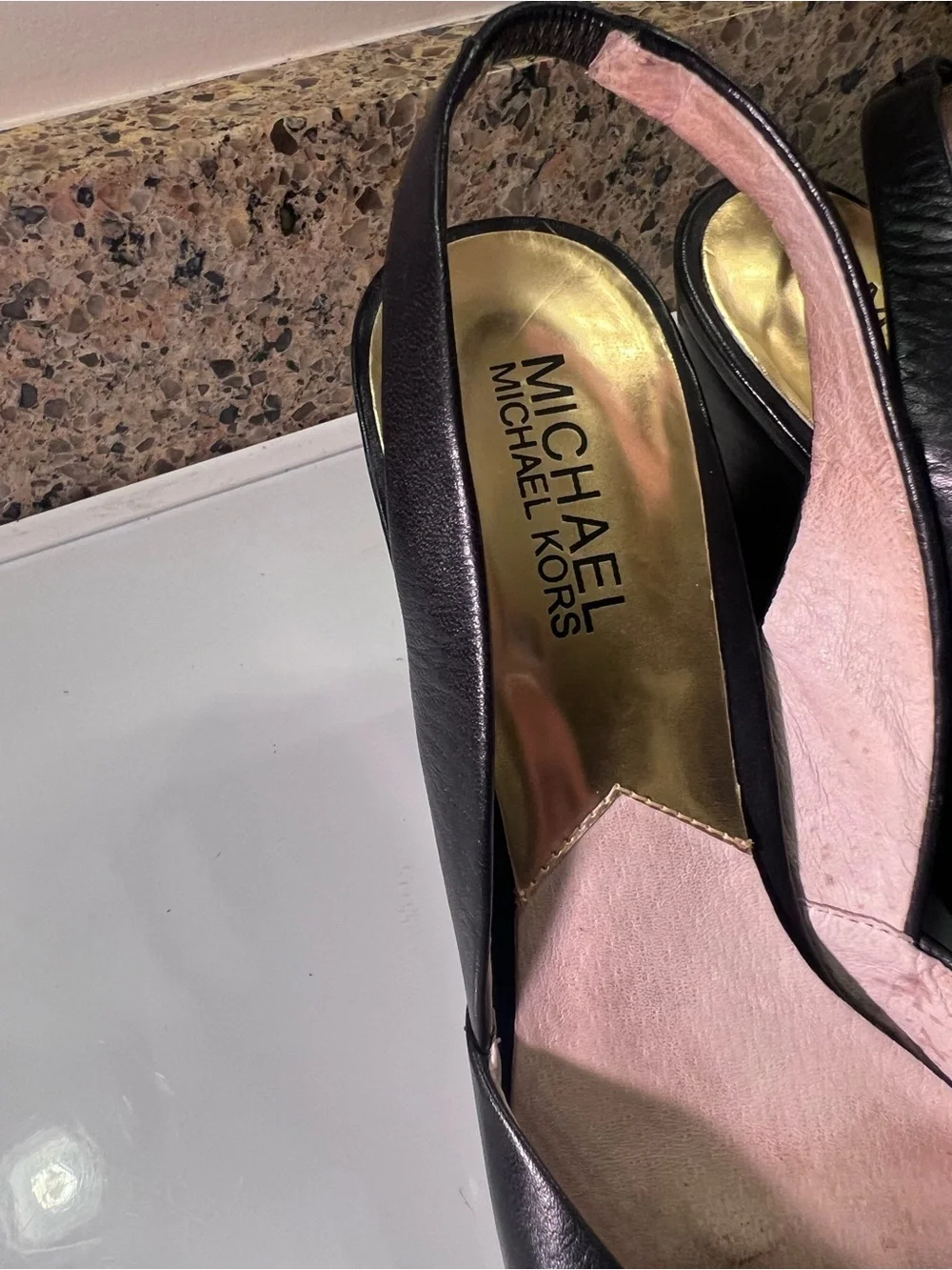 Michael Kors Sz 8.5 Black Leather Peep-Toe Slingback 4” Heels Gold MK Emblem